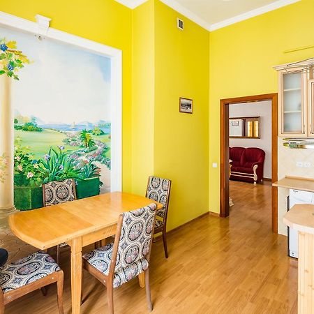 2 Virmens'Ka Apartment Lviv Extérieur photo