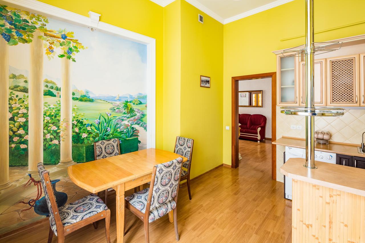 2 Virmens'Ka Apartment Lviv Extérieur photo