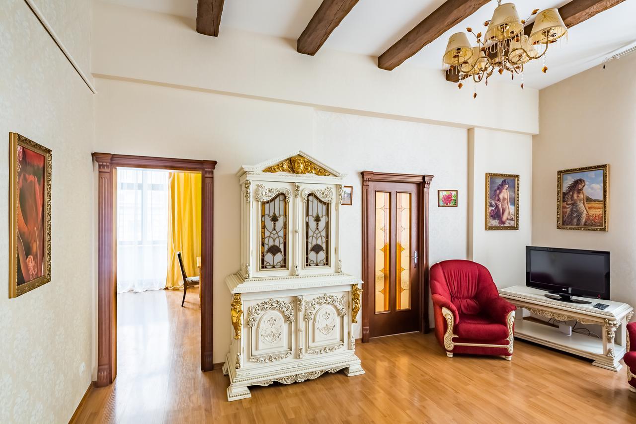 2 Virmens'Ka Apartment Lviv Extérieur photo