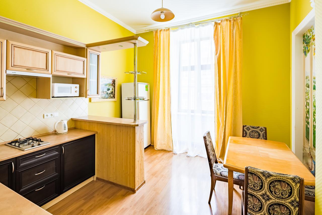2 Virmens'Ka Apartment Lviv Extérieur photo