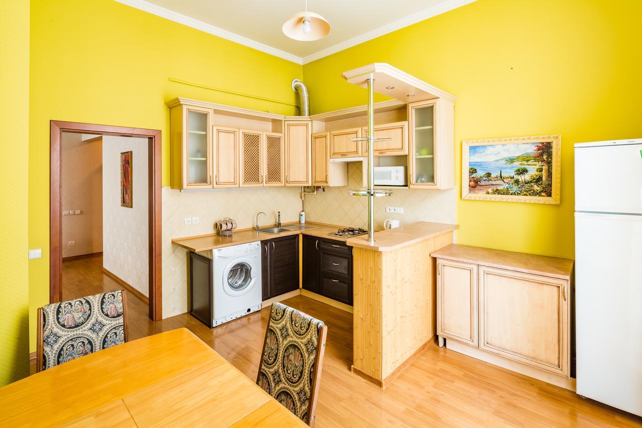 2 Virmens'Ka Apartment Lviv Extérieur photo