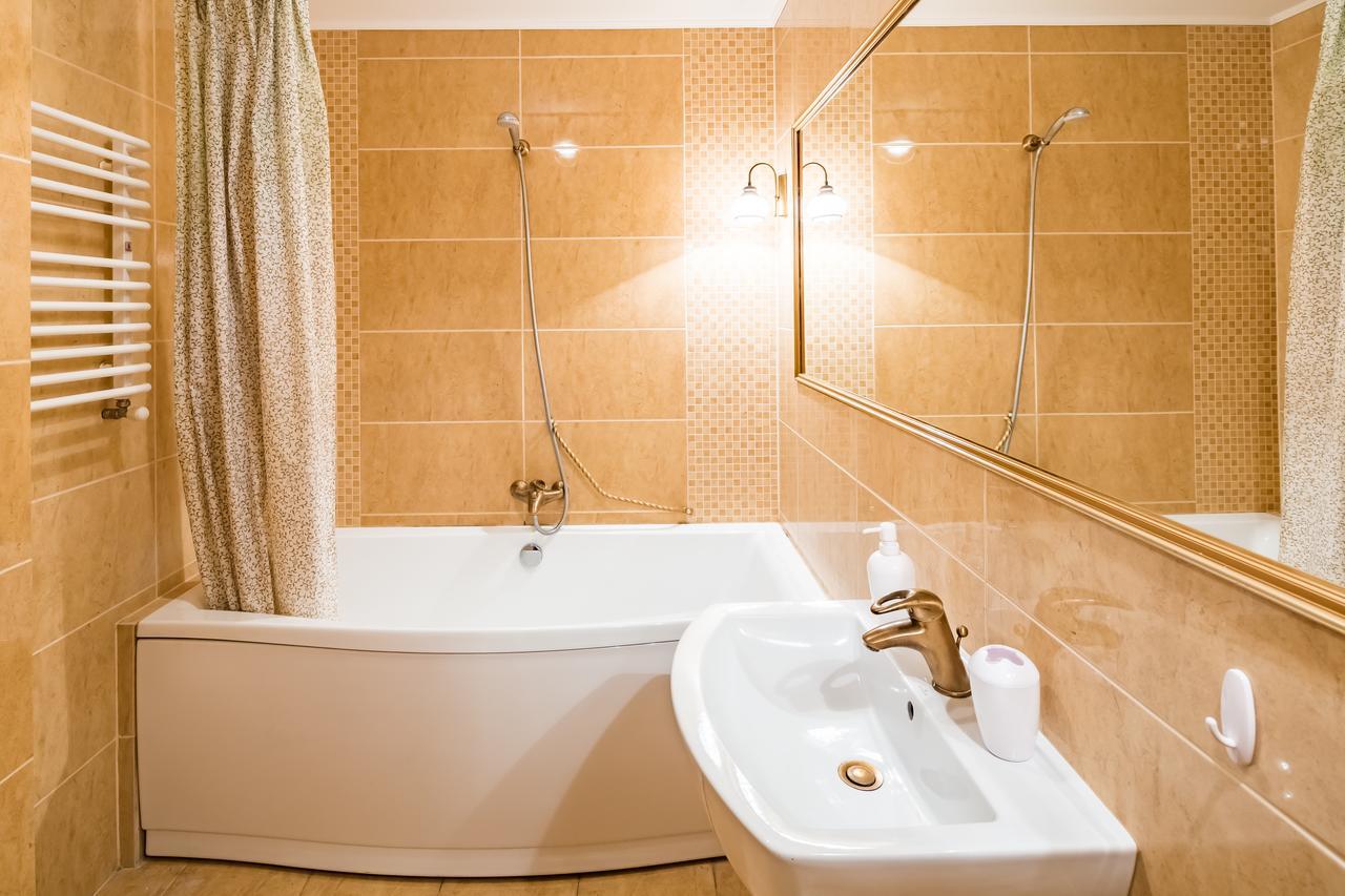 2 Virmens'Ka Apartment Lviv Extérieur photo